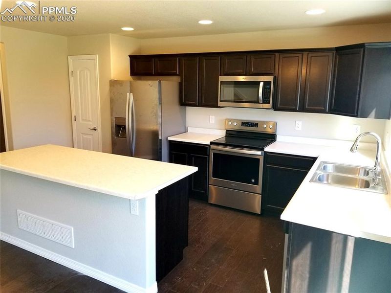 10033 Castor Dr, Colorado Springs, CO 80925