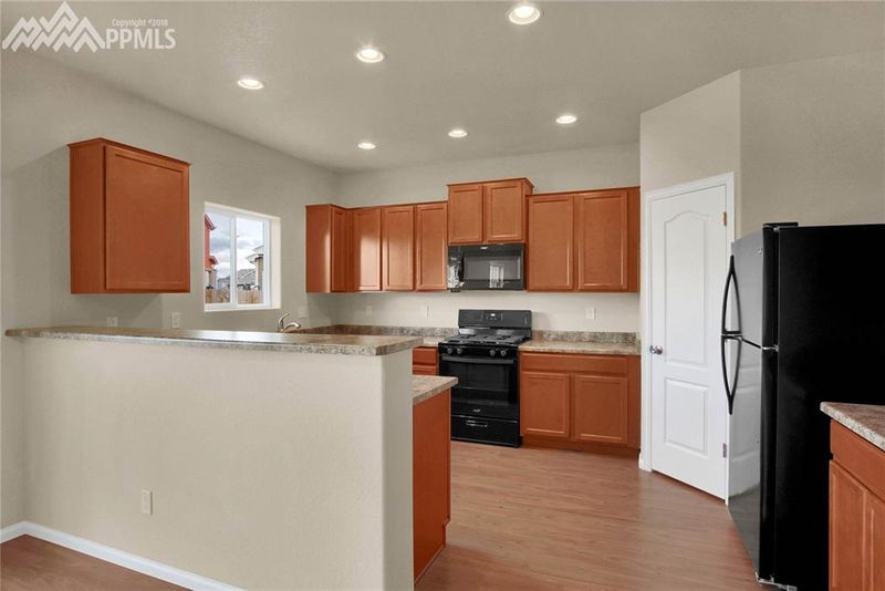 10035 Seawolf Dr, Colorado Springs, CO 80925