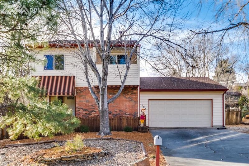 1004 Pioneer Ln, Colorado Springs, CO 80904
