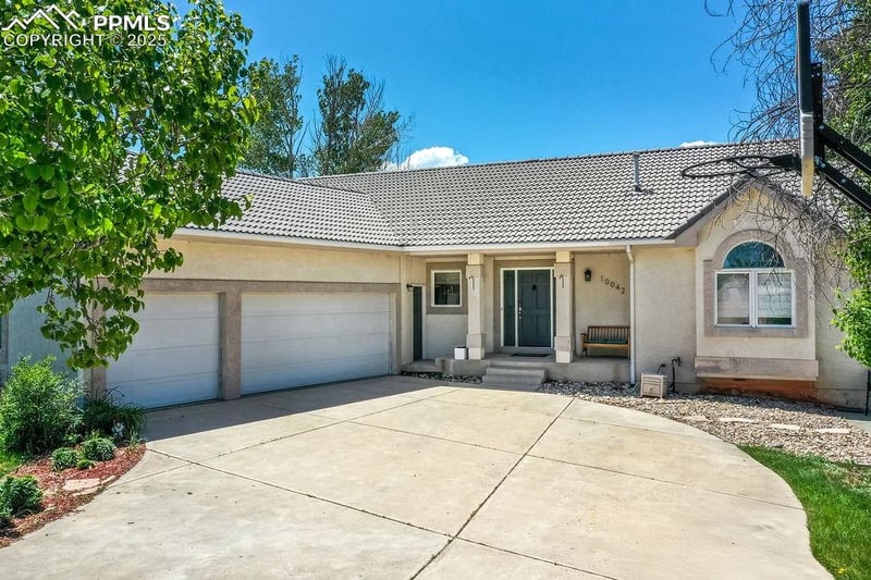 10042 Rolling Ridge Rd, Colorado Springs, CO 80925