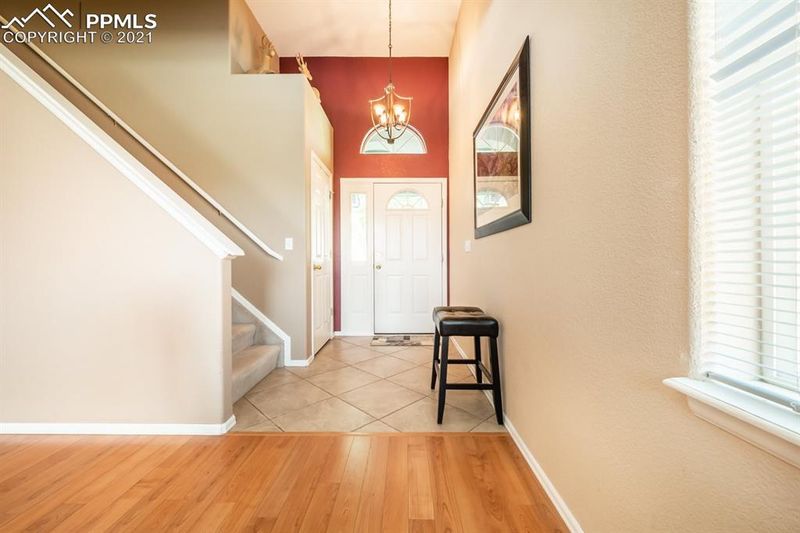 1006 Pinecrest Dr, Pueblo, CO 81005