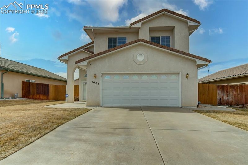 1007 Cherrycrest Dr, Pueblo, CO 81005