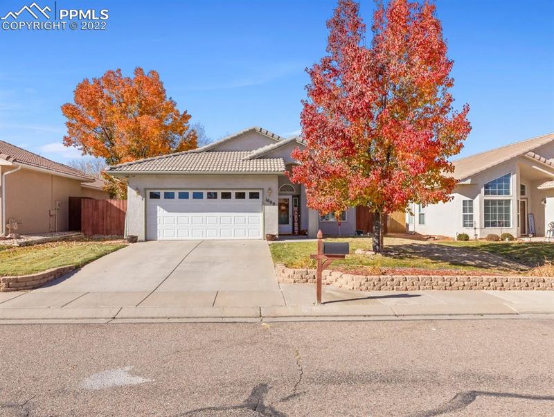 1009 Maplecrest Dr, Pueblo, CO 81005