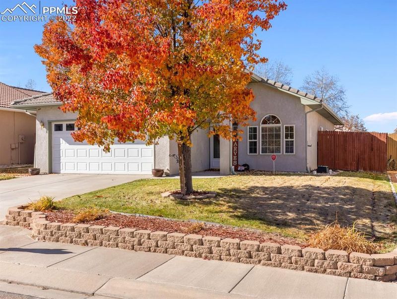 1009 Maplecrest Dr, Pueblo, CO 81005