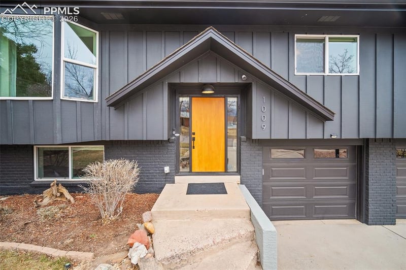 1009 Panorama Dr, Colorado Springs, CO 80904
