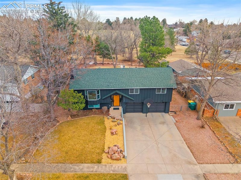 1009 Panorama Dr, Colorado Springs, CO 80904