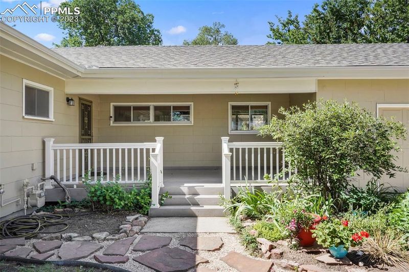 1011 Mercury Dr, Colorado Springs, CO 80905