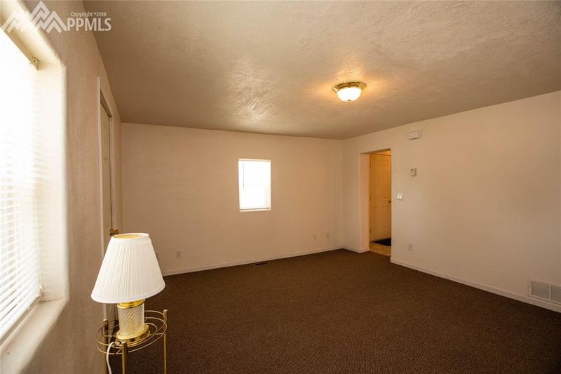 1012 Stone Ave, Pueblo, CO 81004
