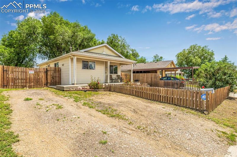 1013 Maxwell St, Colorado Springs, CO 80906