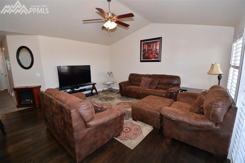 10130 Mt Lincoln Dr, Peyton, CO 80831