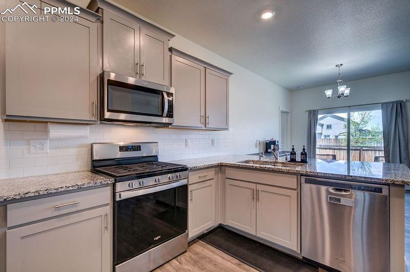 10140 Castor Dr, Colorado Springs, CO 80925