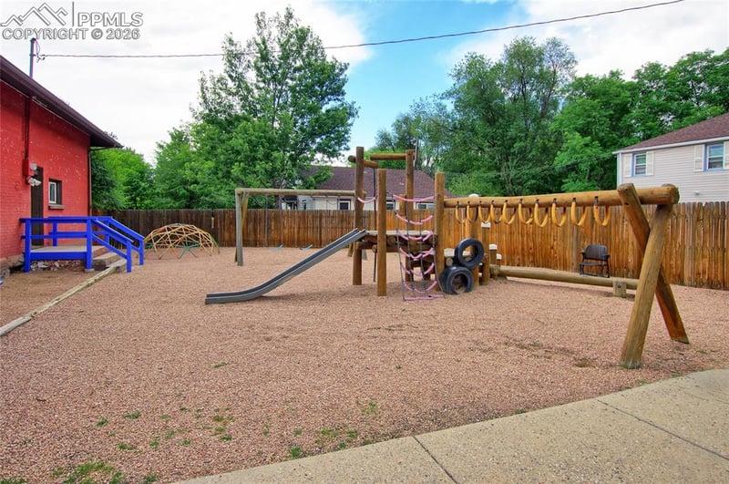 1015 Cheyenne Rd, Colorado Springs, CO 80906