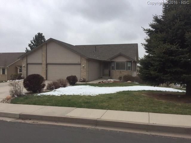 1015 War Eagle Dr, Colorado Springs, CO 80919