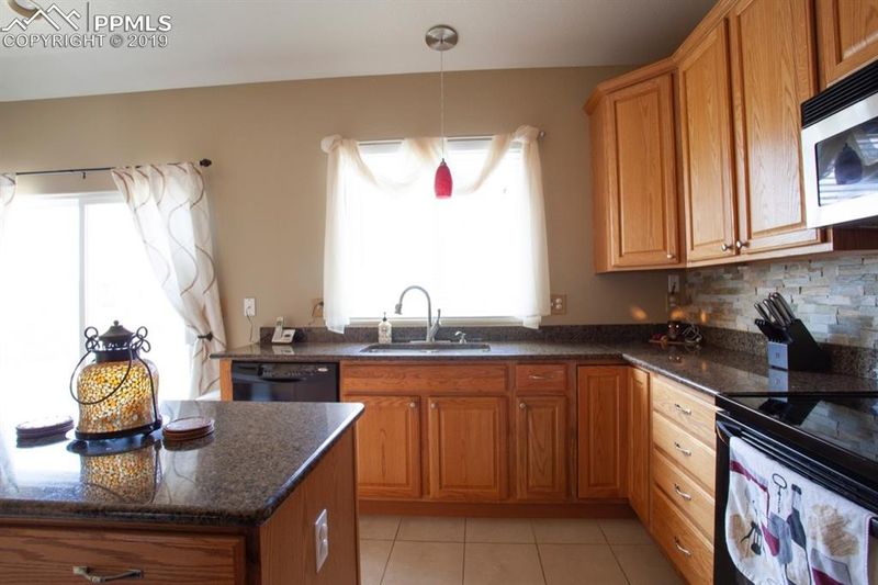 10155 Kings Canyon Dr, Peyton, CO 80831