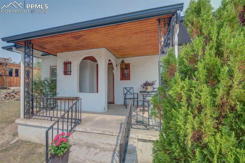 1017 N Iowa Ave, Colorado Springs, CO 80909