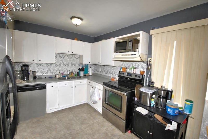 1017 Rainer Dr, Colorado Springs, CO 80910