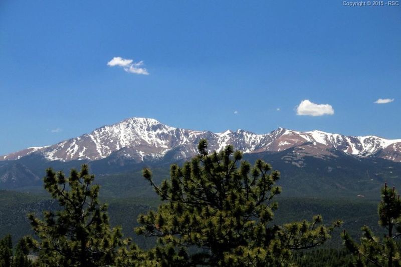 10180 Canyon Dr, Green Mountain Falls, CO 80819