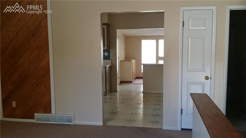 1019 Stanton St, Colorado Springs, CO 80907