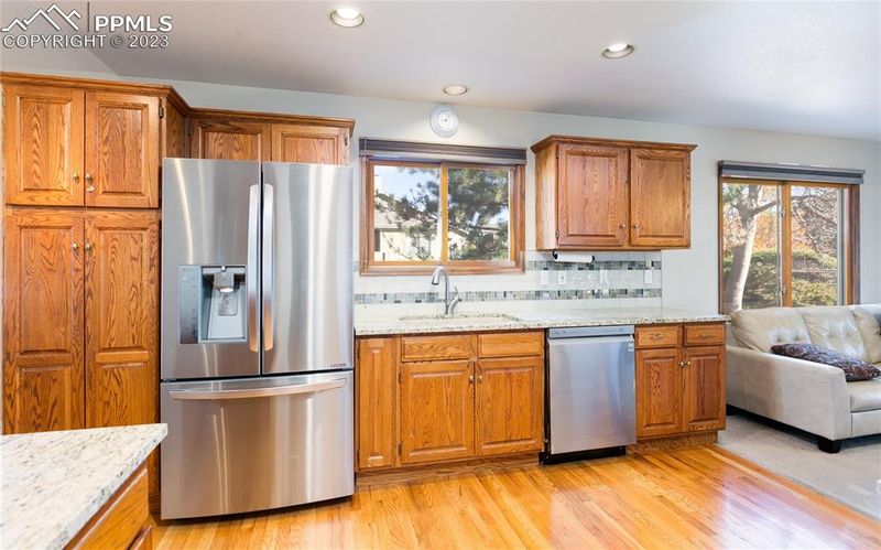 102 Luxury Ln, Colorado Springs, CO 80921