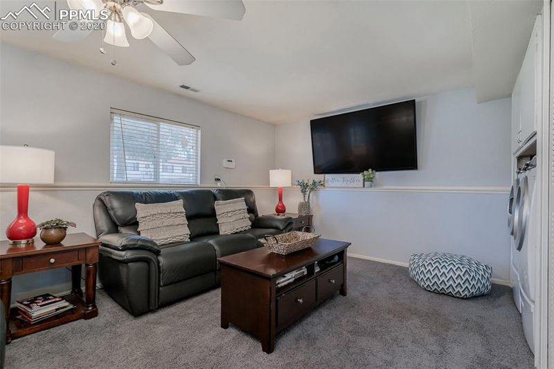 1020 Drury Ln, Colorado Springs, CO 80911