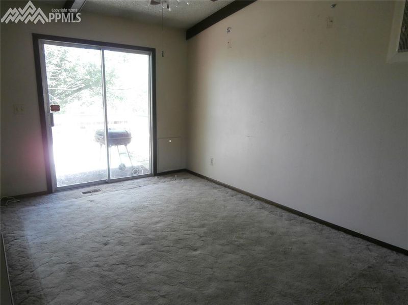 1020 Vondelpark Dr, Colorado Springs, CO 80907