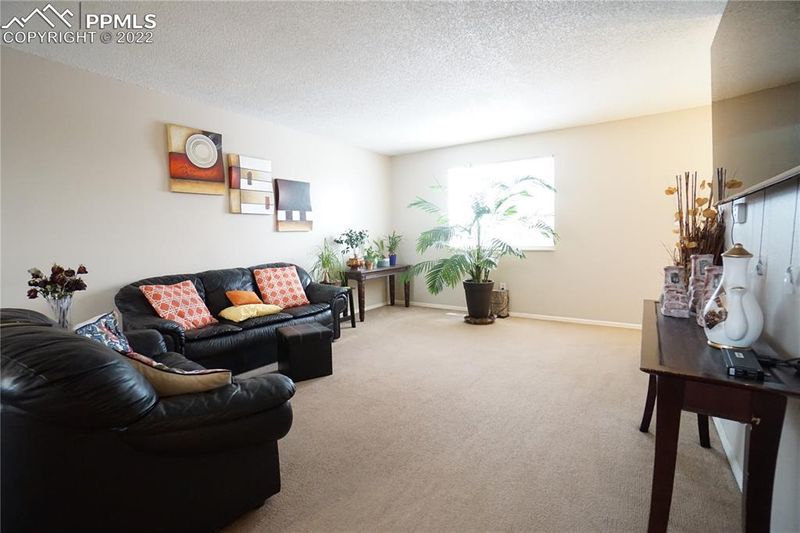 1022 W Nolte Dr, Colorado Springs, CO 80916