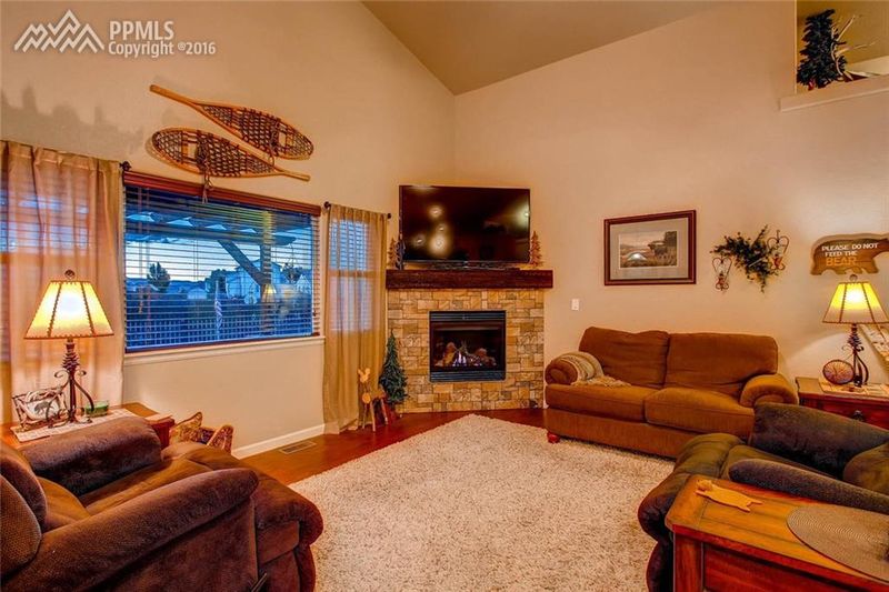10232 Abrams Dr, Colorado Springs, CO 80925