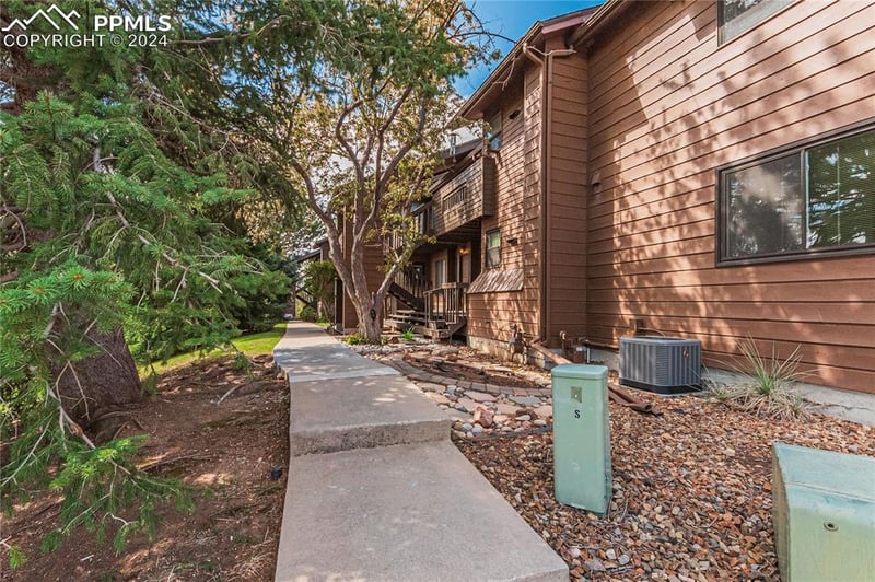 1024 Moorings Dr, Colorado Springs, CO 80906