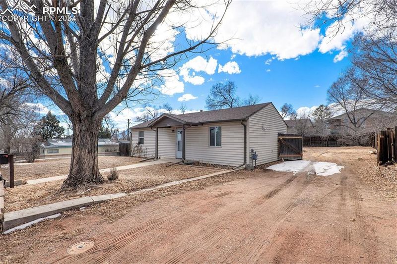 1024 Yuma St, Colorado Springs, CO 80909