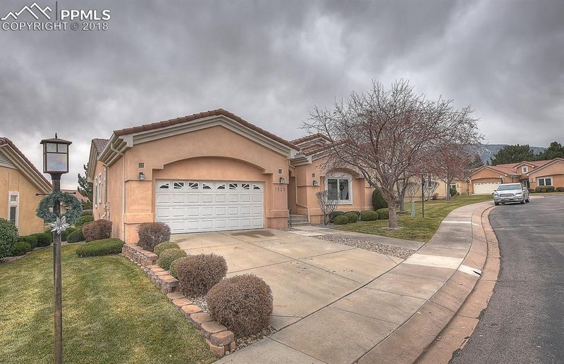 1025 Serabella Grv, Colorado Springs, CO 80906