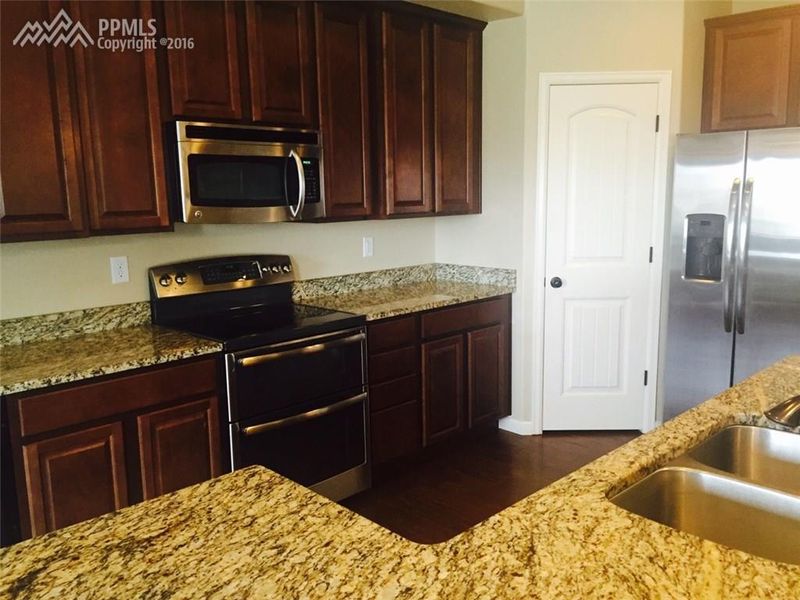 10250 Abrams Dr, Colorado Springs, CO 80925