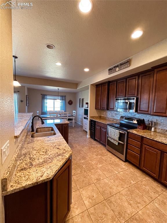 10268 Abrams Dr, Colorado Springs, CO 80925