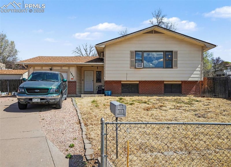 1027 De La Vista Ln, Colorado Springs, CO 80911