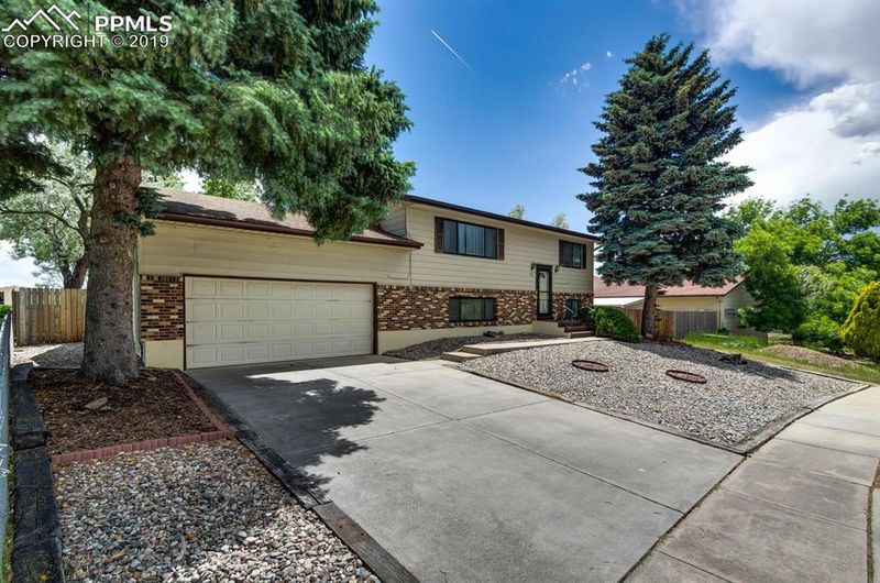 1027 Doyle Pl, Colorado Springs, CO 80915