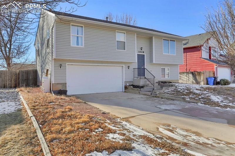 1028 Bromefield Dr, Fountain, CO 80817