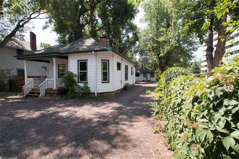 103 W Cheyenne Rd, Colorado Springs, CO 80906