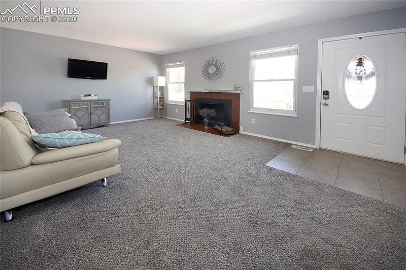 1035 Crosstrail Dr, Colorado Springs, CO 80906