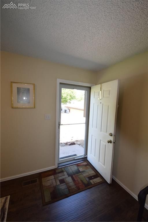 1035 Nolte Dr, Colorado Springs, CO 80916