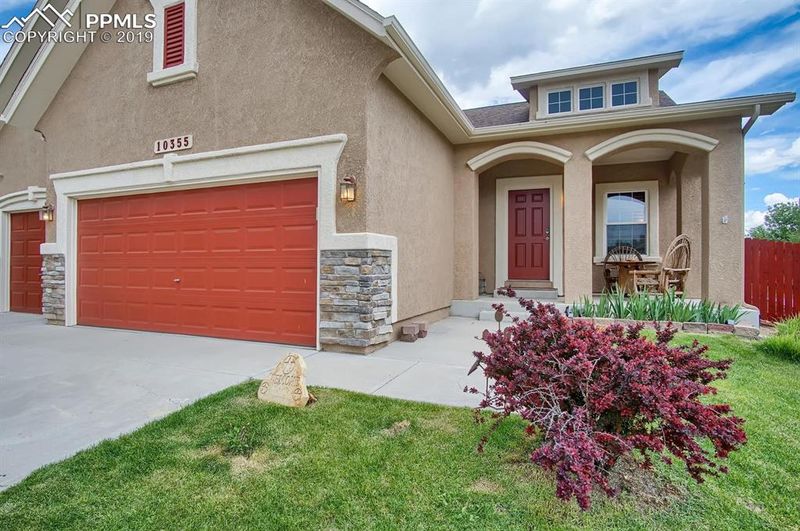 10355 Honeytree Ct, Fountain, CO 80817