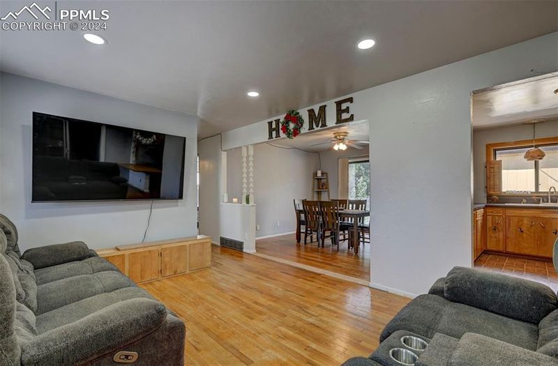 104 Jasper Dr, Colorado Springs, CO 80911