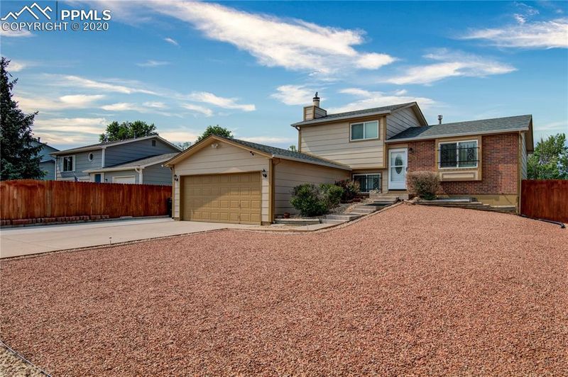 1040 Wezel Dr, Colorado Springs, CO 80916