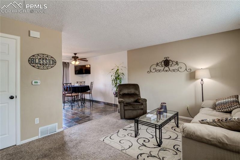 1040 Wezel Dr, Colorado Springs, CO 80916