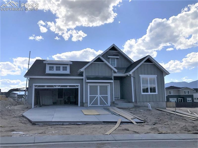 1041 Sir Barton Dr, Colorado Springs, CO 80921