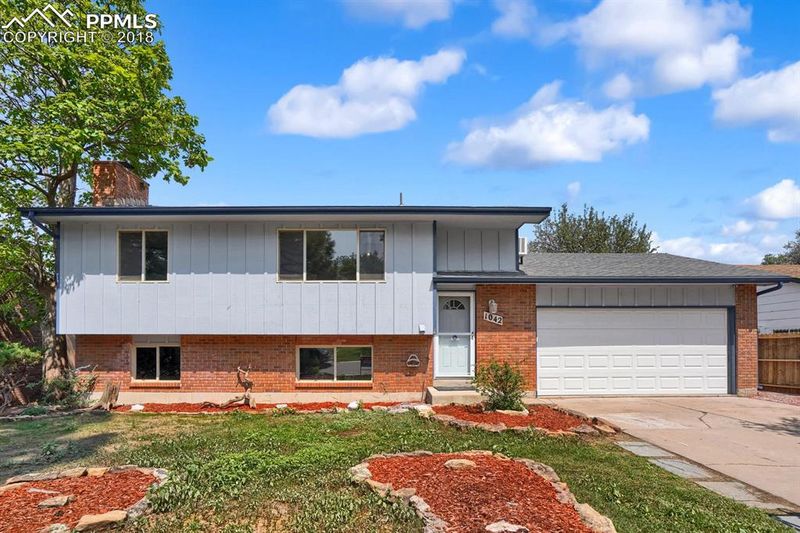 1042 Amsterdam Dr, Colorado Springs, CO 80907