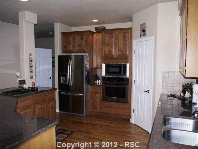1042 Cochetopa Dr, Larkspur, CO 80118