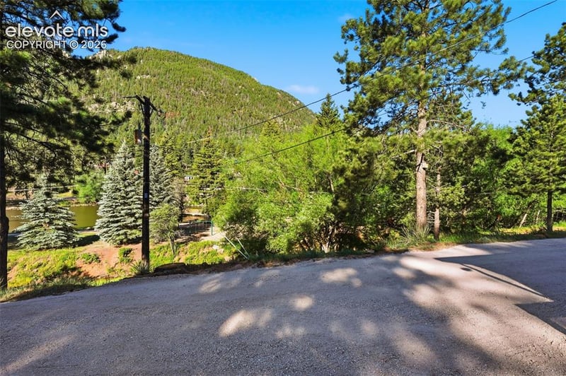 10420 El Paso Ave, Green Mountain Falls, CO 80819