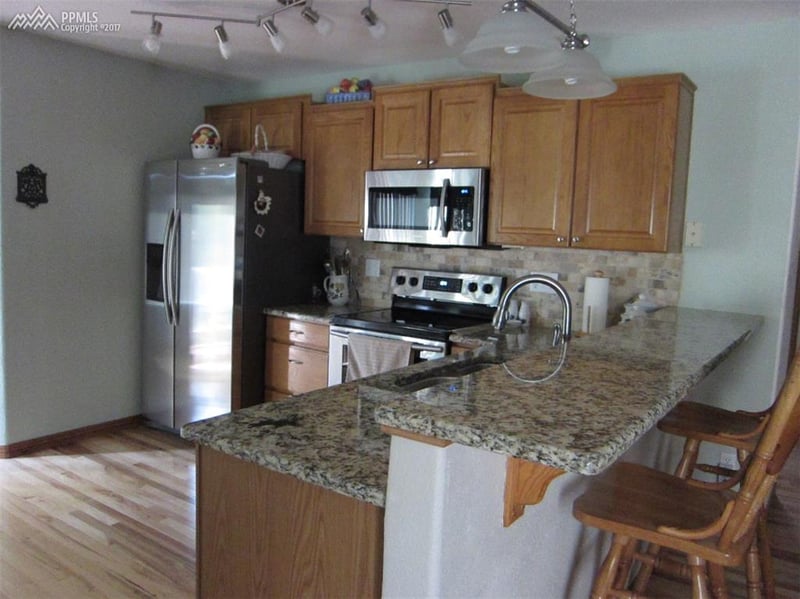 10426 Buckeye St, Littleton, CO 80125