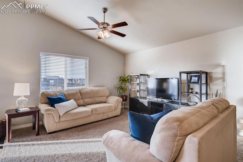 10437 Declaration Dr, Colorado Springs, CO 80925