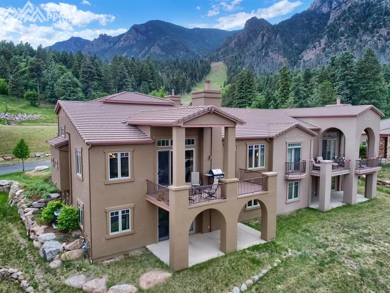 1044 Manor Gate Point, Colorado Springs, CO 80906