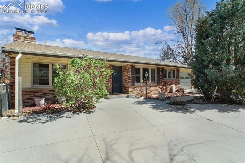 1048 E Harvey St, Castle Rock, CO 80108